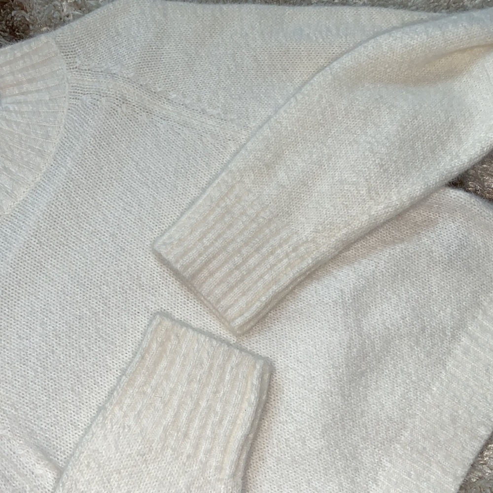 Uo Sweater - image 1